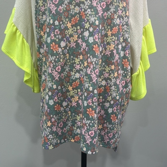 143 Story by Lineup Neon and Floral V-Neck Blouse.  Sz L - Picture 4 of 8